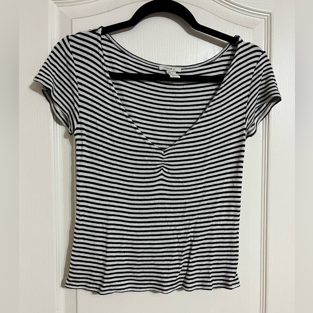 Black & White Stripped V Neck Shirt - Forever 21